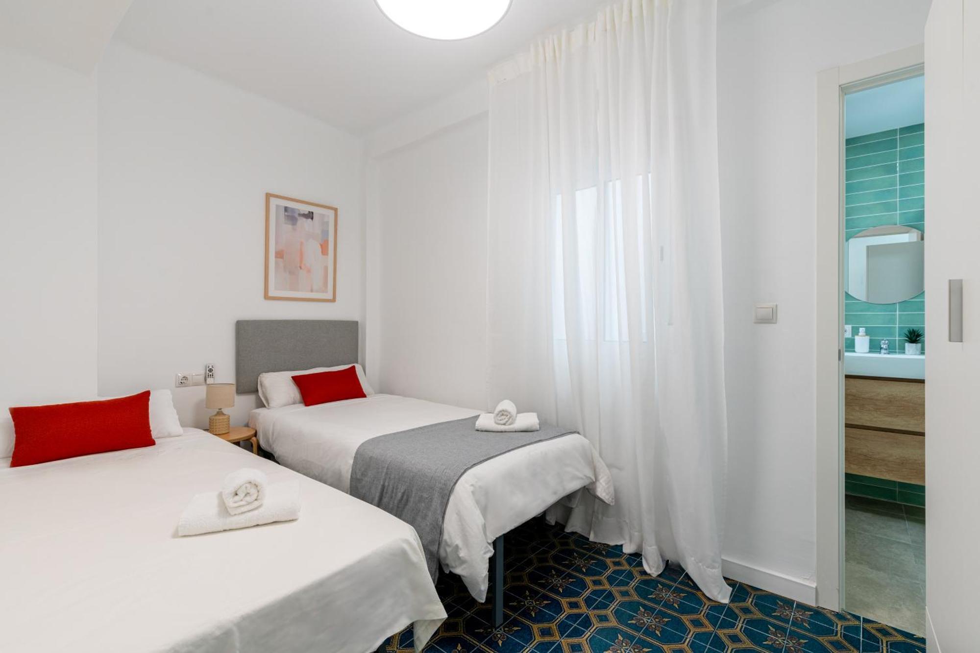Piso Elegante Y Nuevo De 3 Habitaciones Y 2 Banos Σεβίλλη Εξωτερικό φωτογραφία